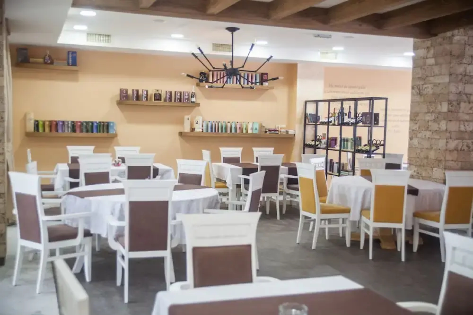 Serdar Small Hotel & Restaurant