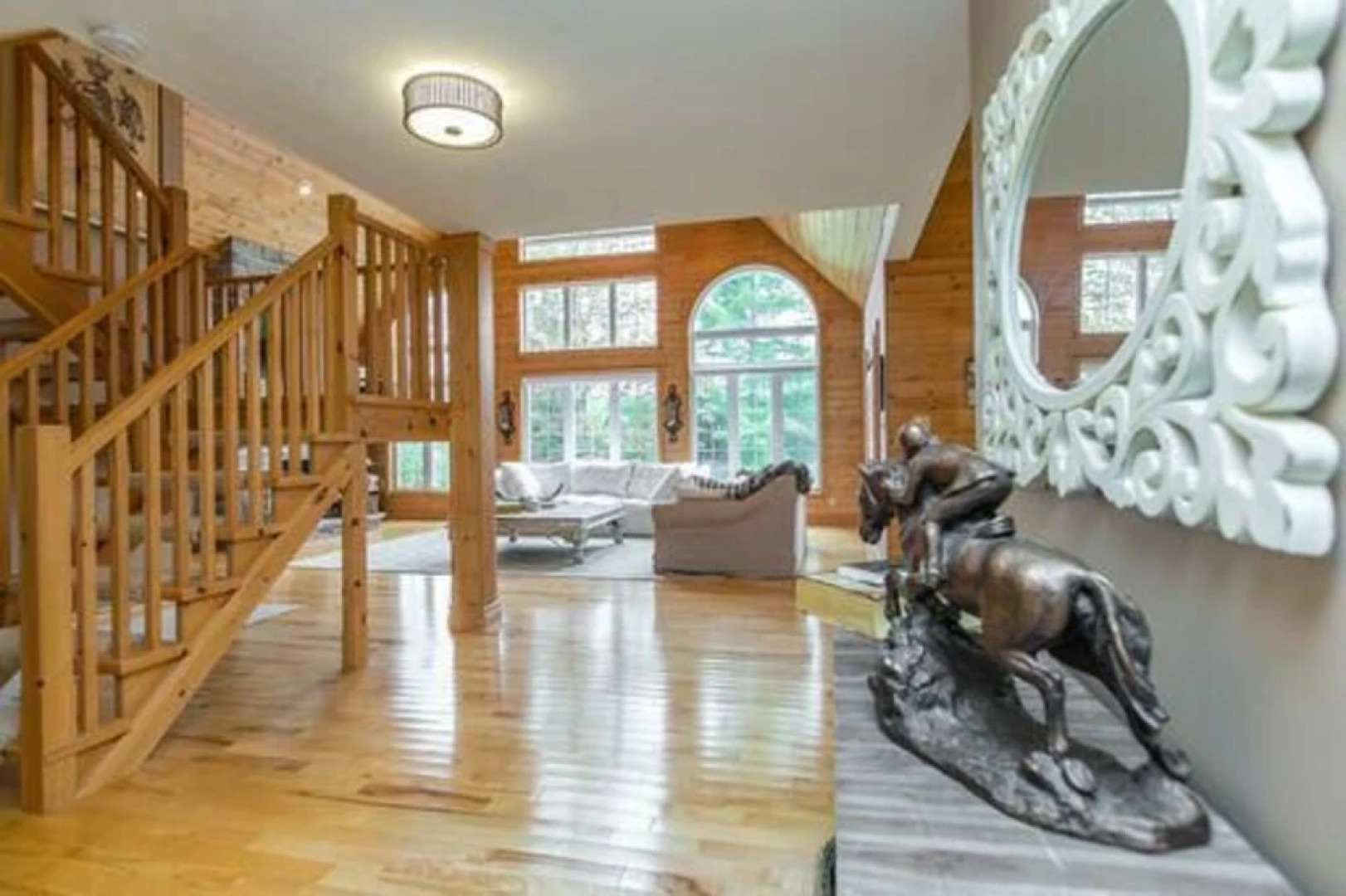 Vantage Point~Lovely 4 bed, 2.5 bath with fabulous views of Lake of Bays!