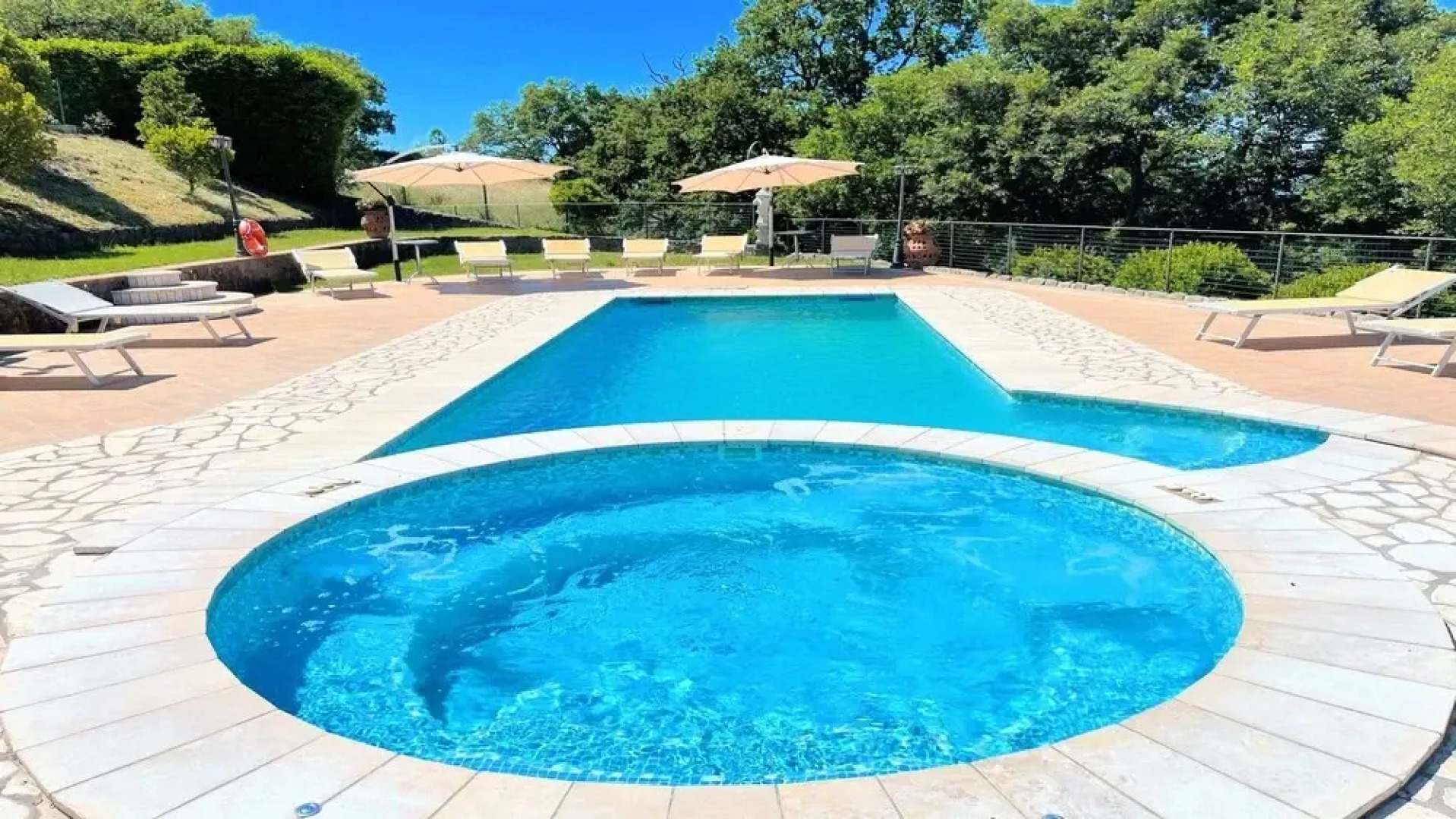 Exclusive Villa in Montefiascone -pool and Jacuzzi