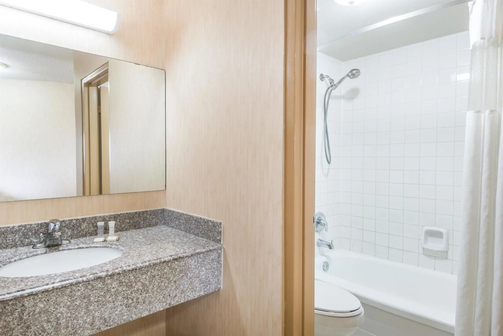 Howard Johnson Hotel Kitchener