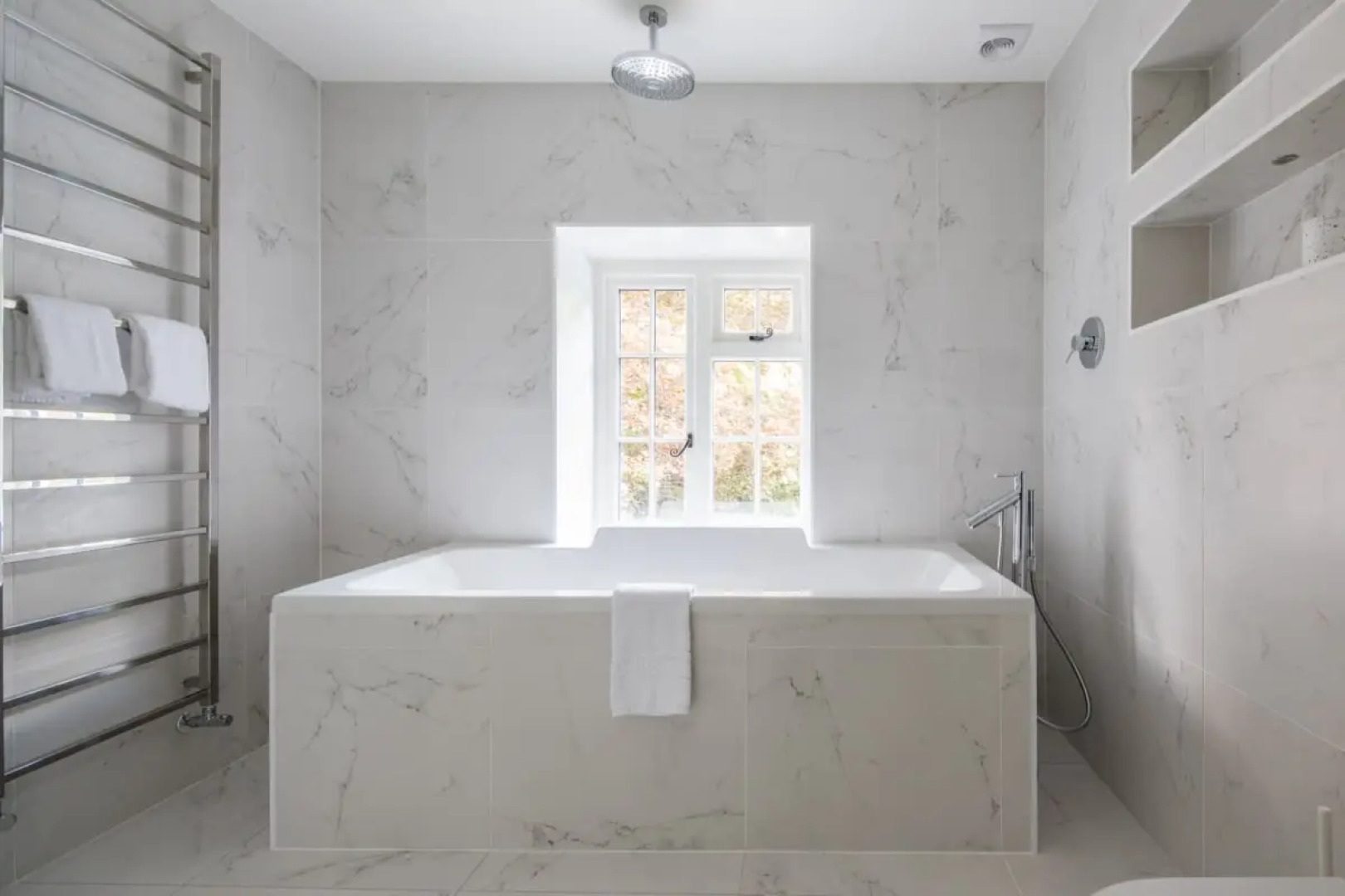 The Ascot Retreat - Spacious 3BDR Home with Parking & Garden