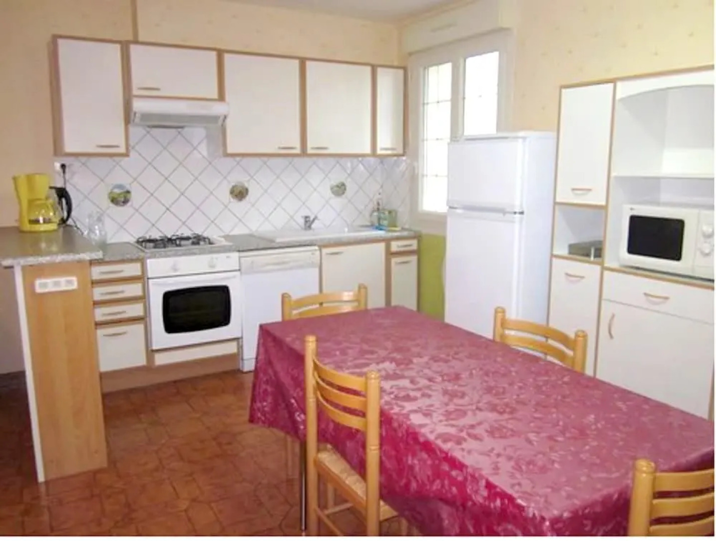 House With 2 Bedrooms in Saint-laurent-la-roche, With Enclosed Garden