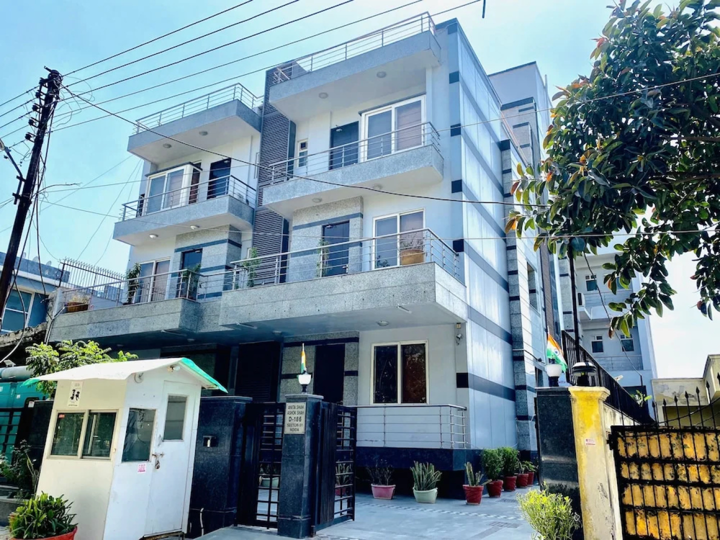 Qotel Hotel Noida Sector 51