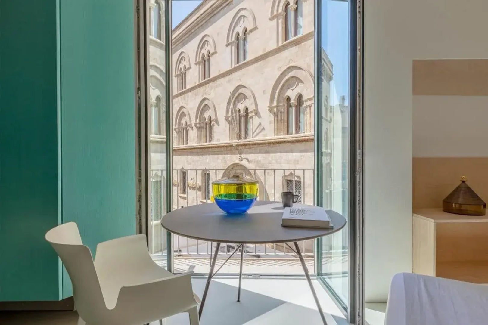 Fiveplace Design Suites Apartments