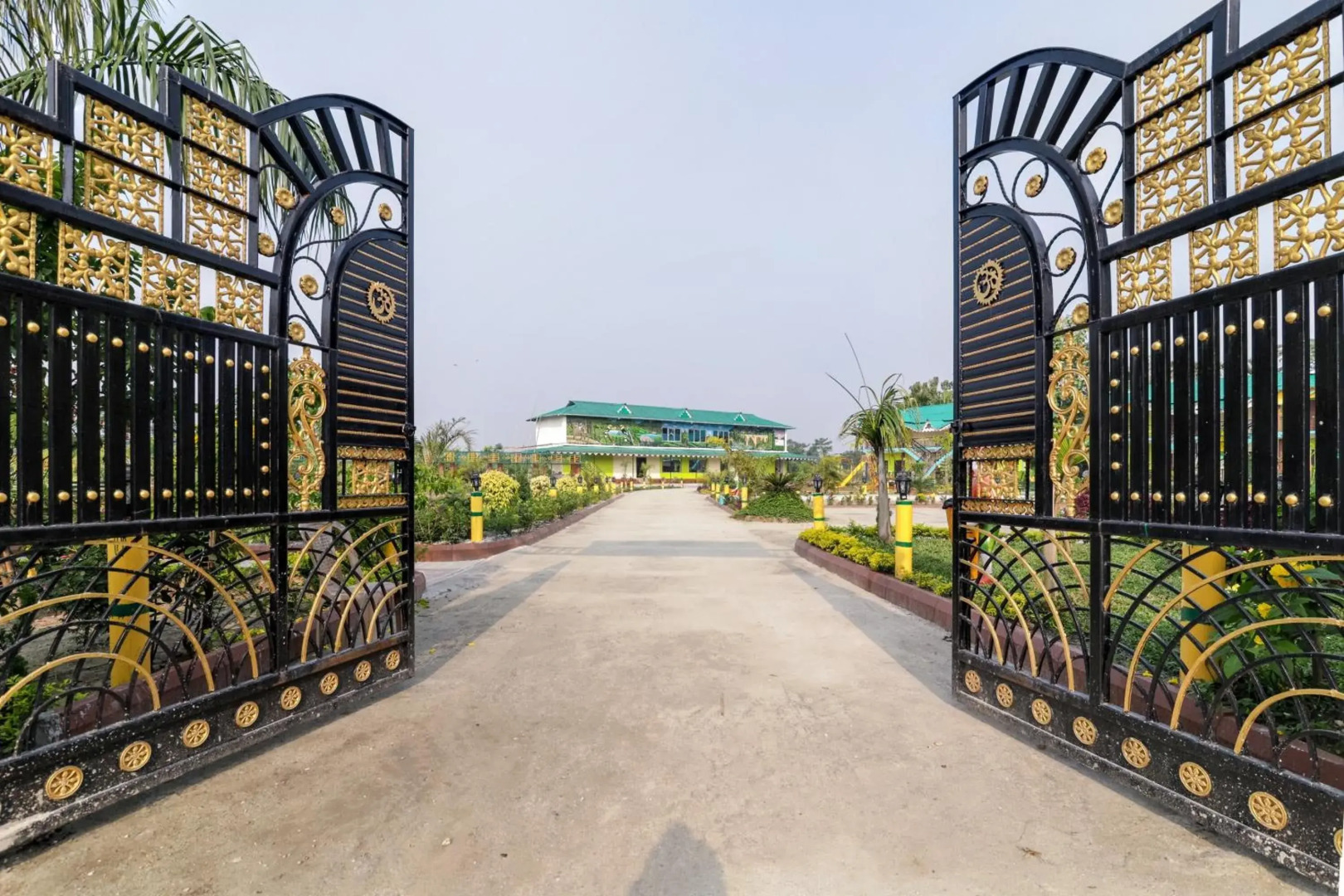 Resort Trimurti