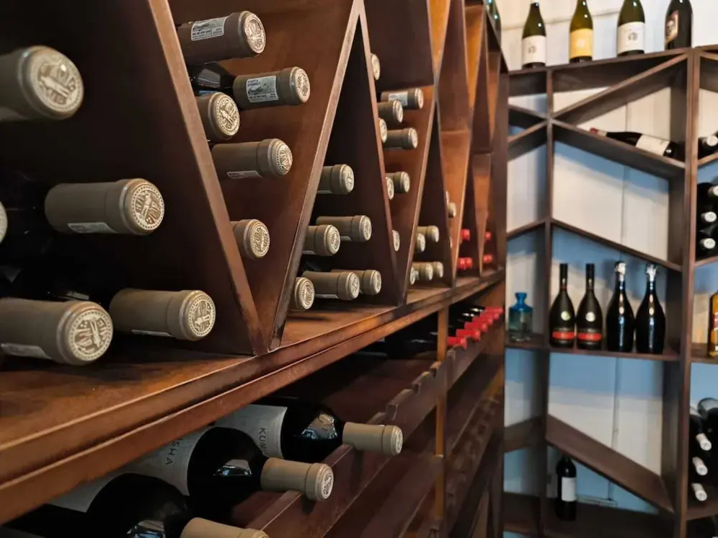 Room in Lodge - Luxury Suite in Zambezi Boutique Lodge 2, Free 4x4 Town Tour