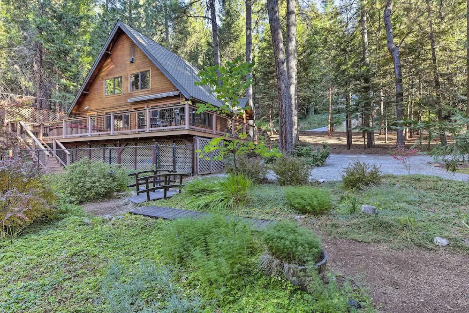 Near Vineyards: Cabin w/ Hot Tub in Pollock Pines!