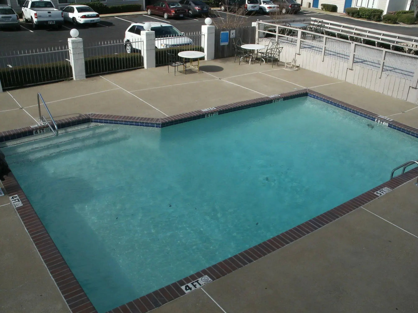 The Admiralty Suites & Inn Memphis Millington