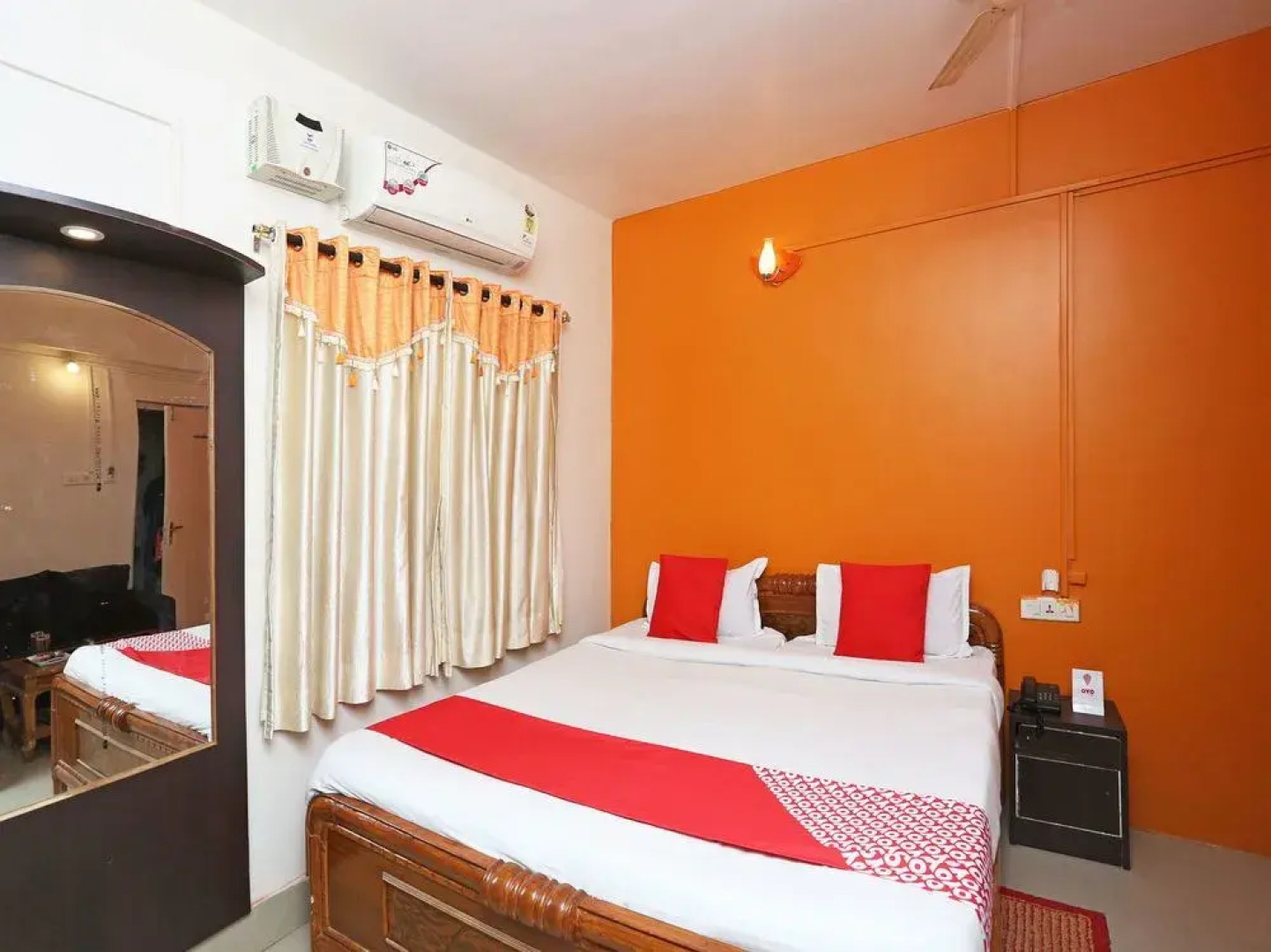 Hotel New Mega Palace by OYO Rooms
