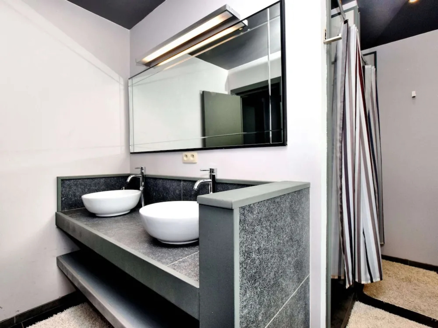 Villa With Heated Outdoor Pool and Sauna