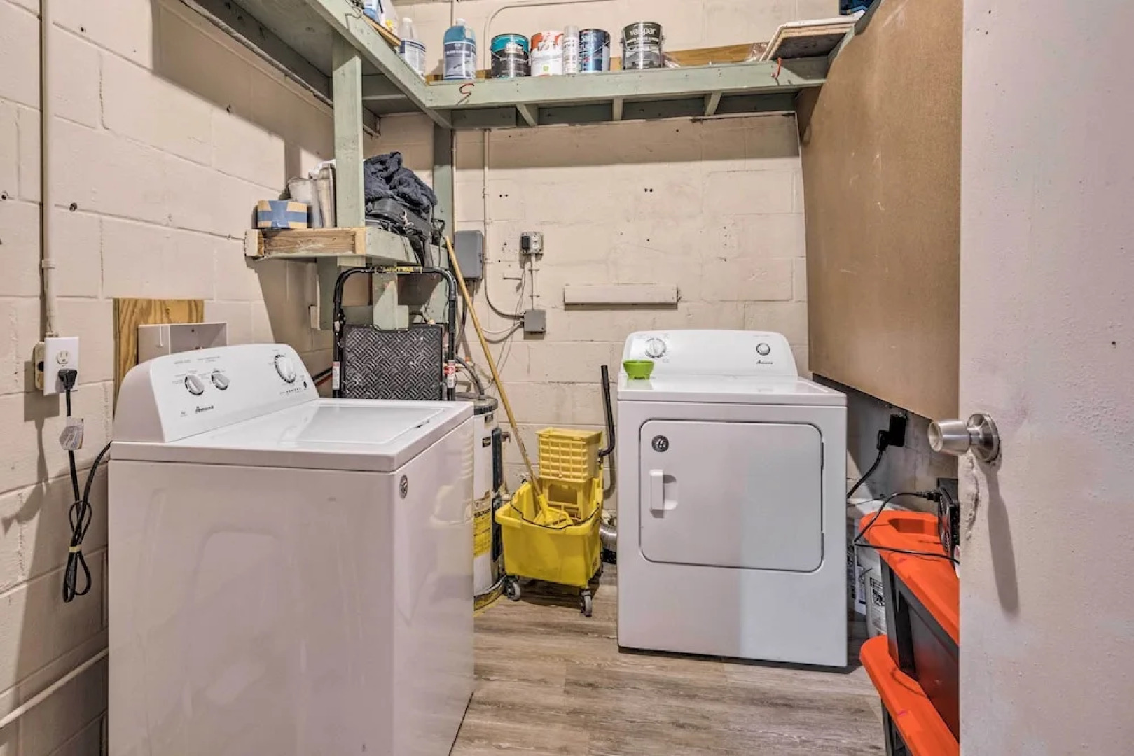 'the Float Yard' Pensacola Home w/ Pool Table