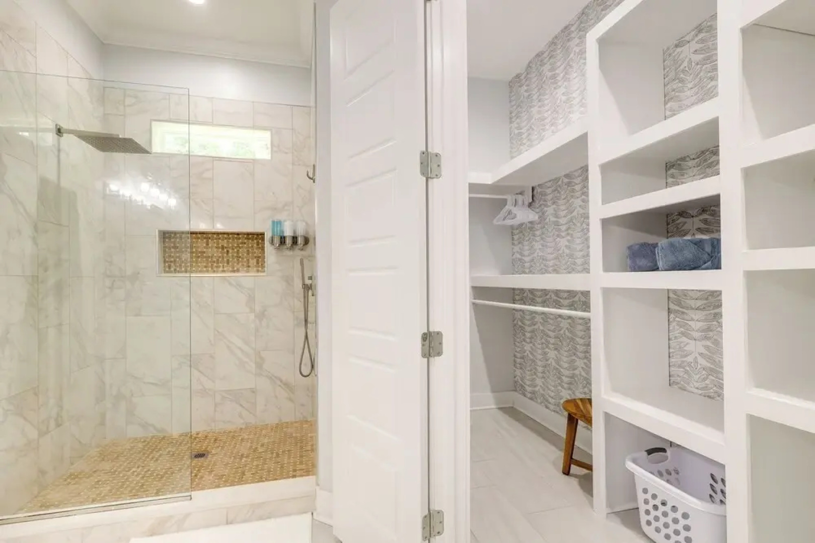 Bright Foley Home w/ Patio - 7 Mi to Wharf & Beach