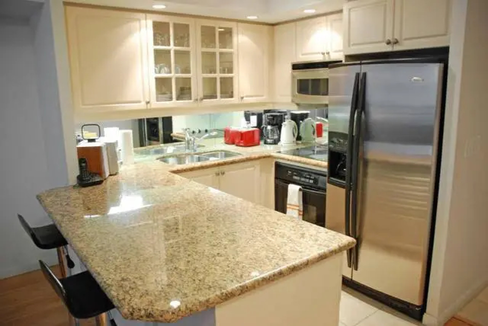 Toronto Luxury Accommodations - University Plaza