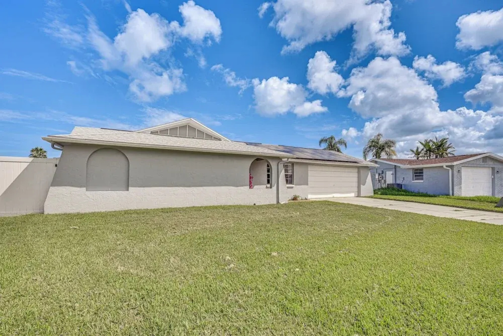 Sunset Views & Hot Tub: Lakefront Holiday Retreat!