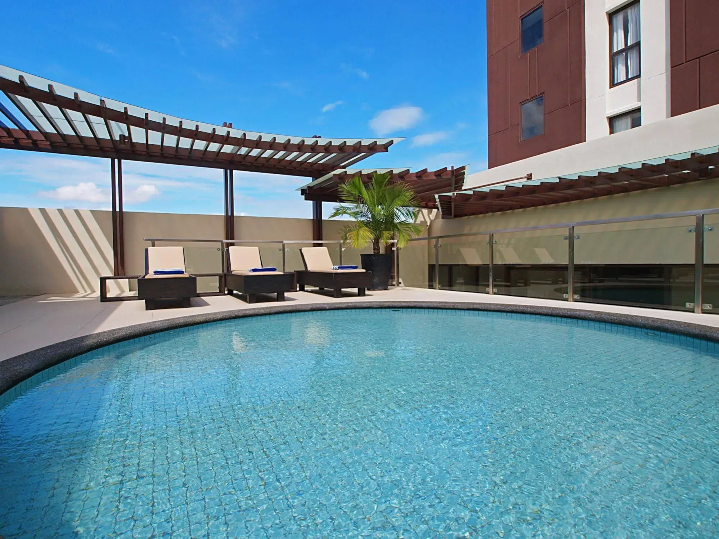 Seda Centrio - Newly Renovated