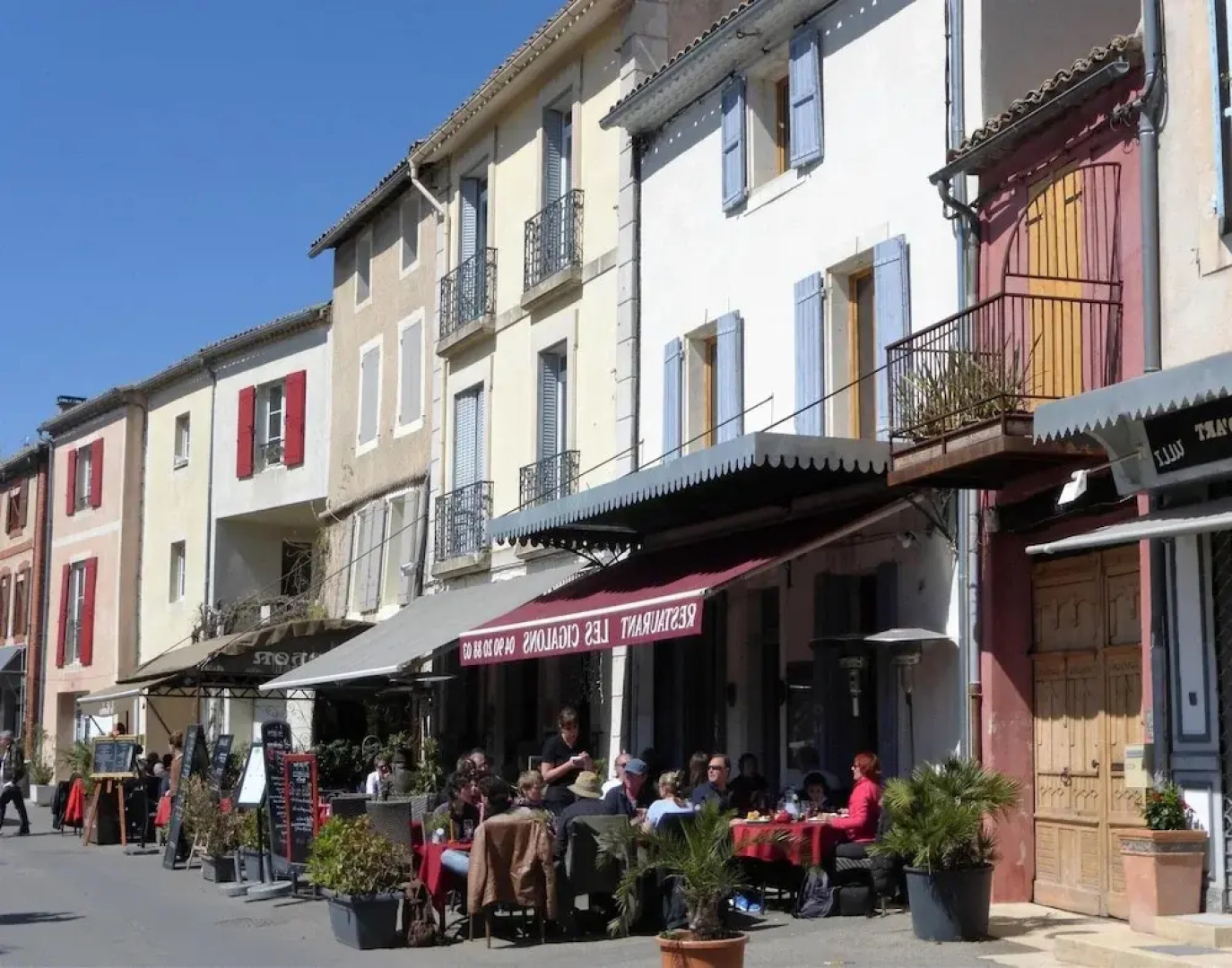 Sunny Provence Home With Terrace