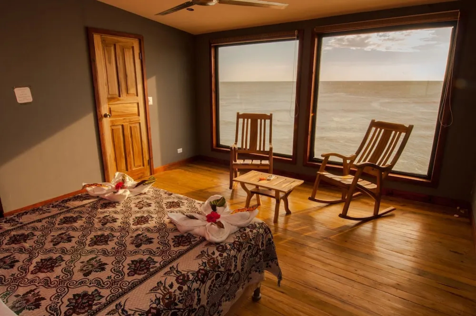 Magnific Rock - Surf Resort & Yoga Retreat Nicaragua - Hostel