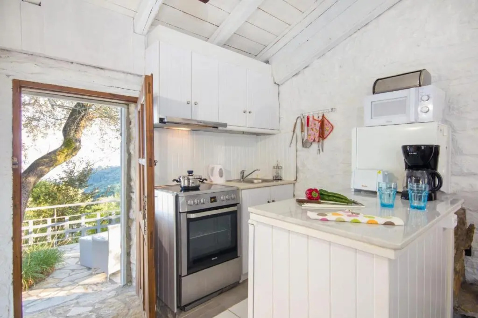 Scirocco And Folitsa Villas