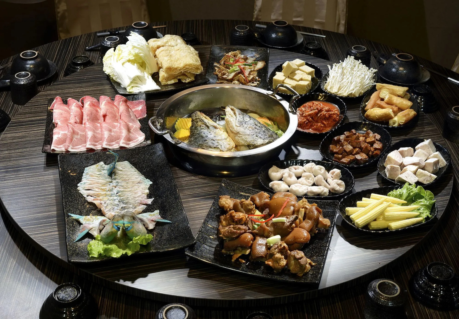 Jinsa Lakeside View Resort