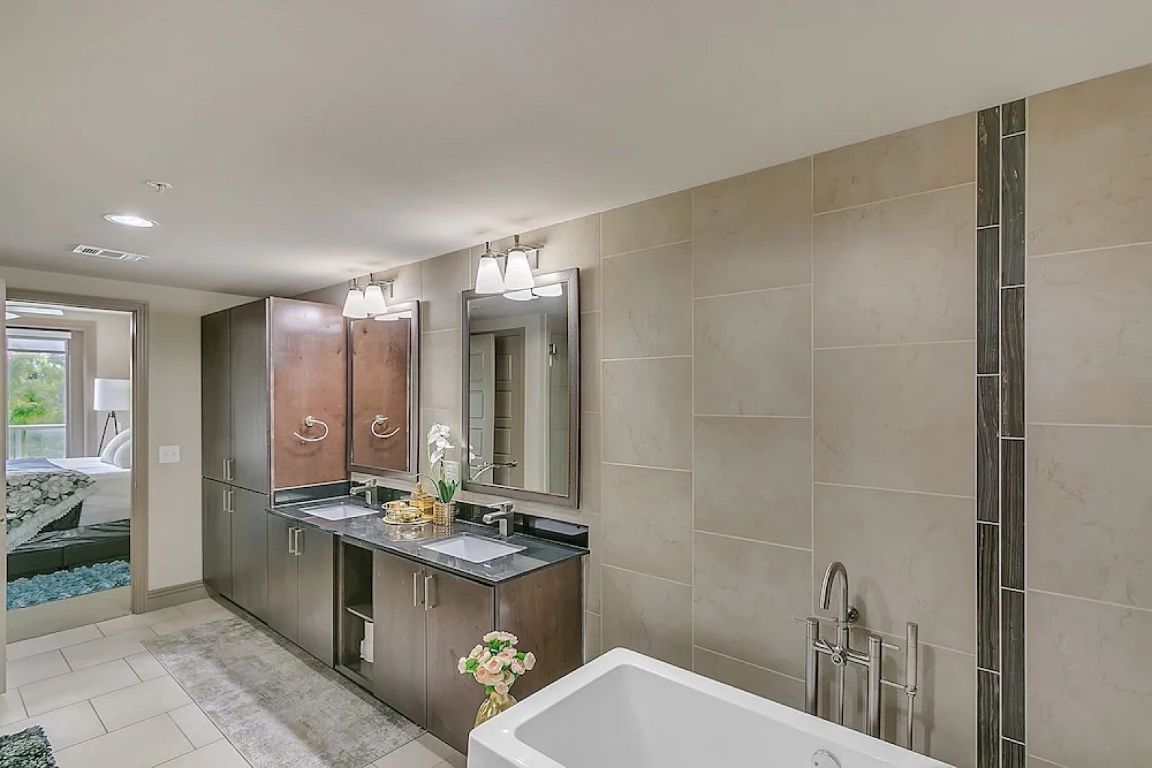 Cozy Condo Nature,park &lakeview 2 Bedroom Condo