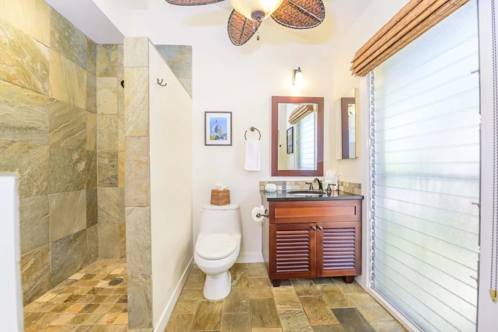 Aina Nalu D202 2 Bedroom Condo by Redawning