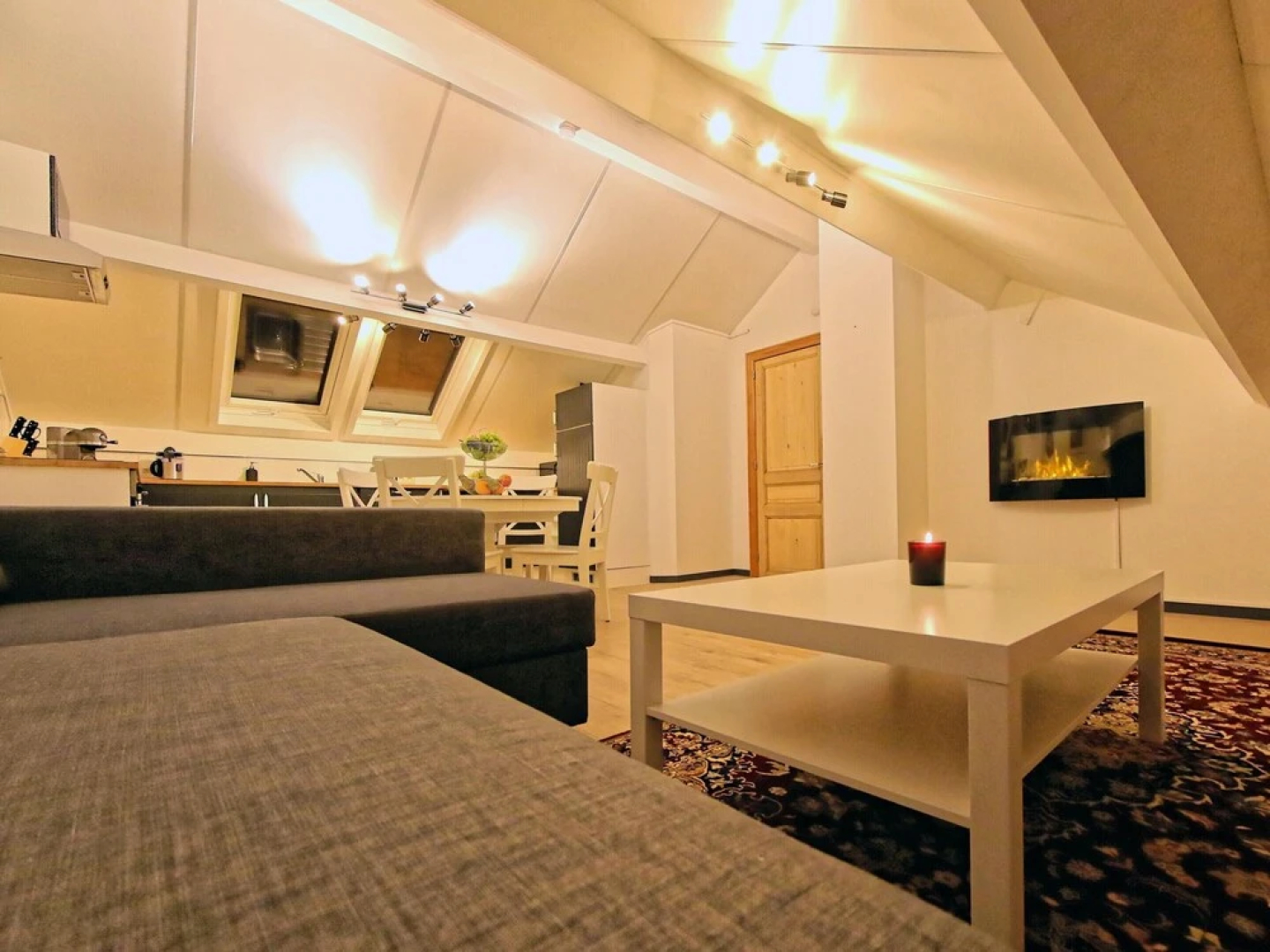 Apartment with One Bedroom in Waterloo, with Wifi