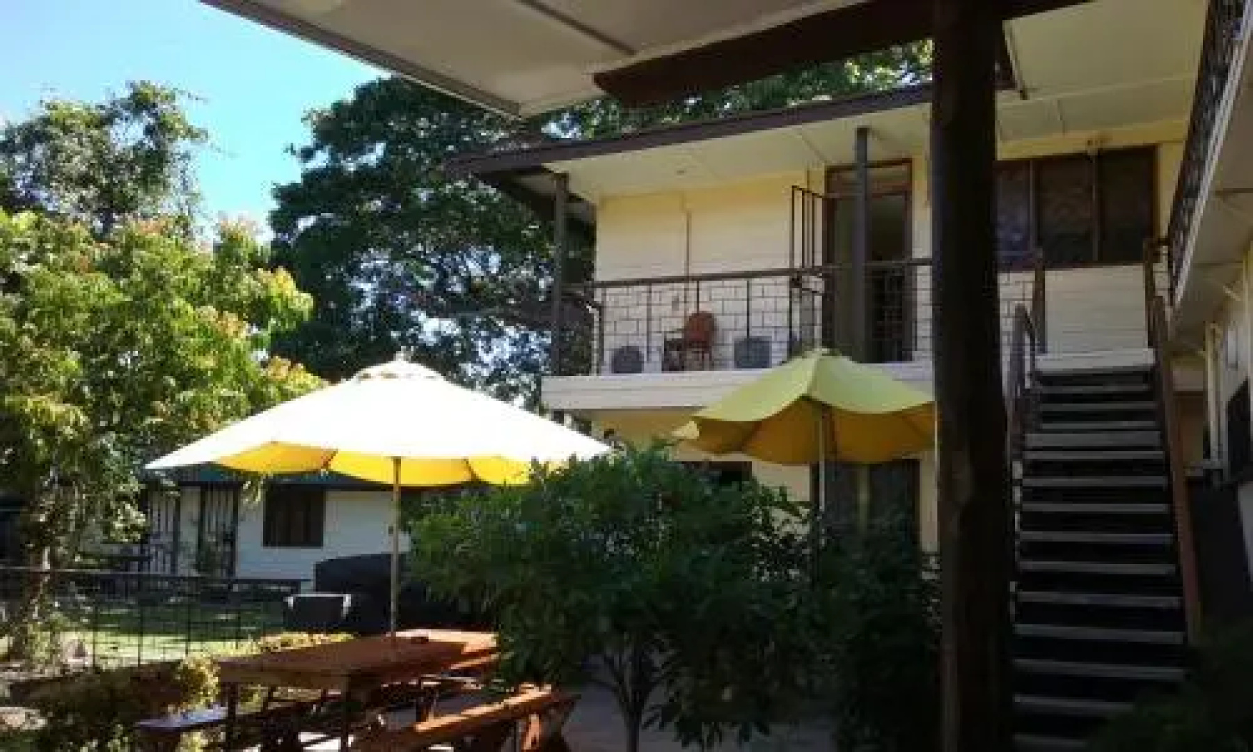 Lahara Lodge