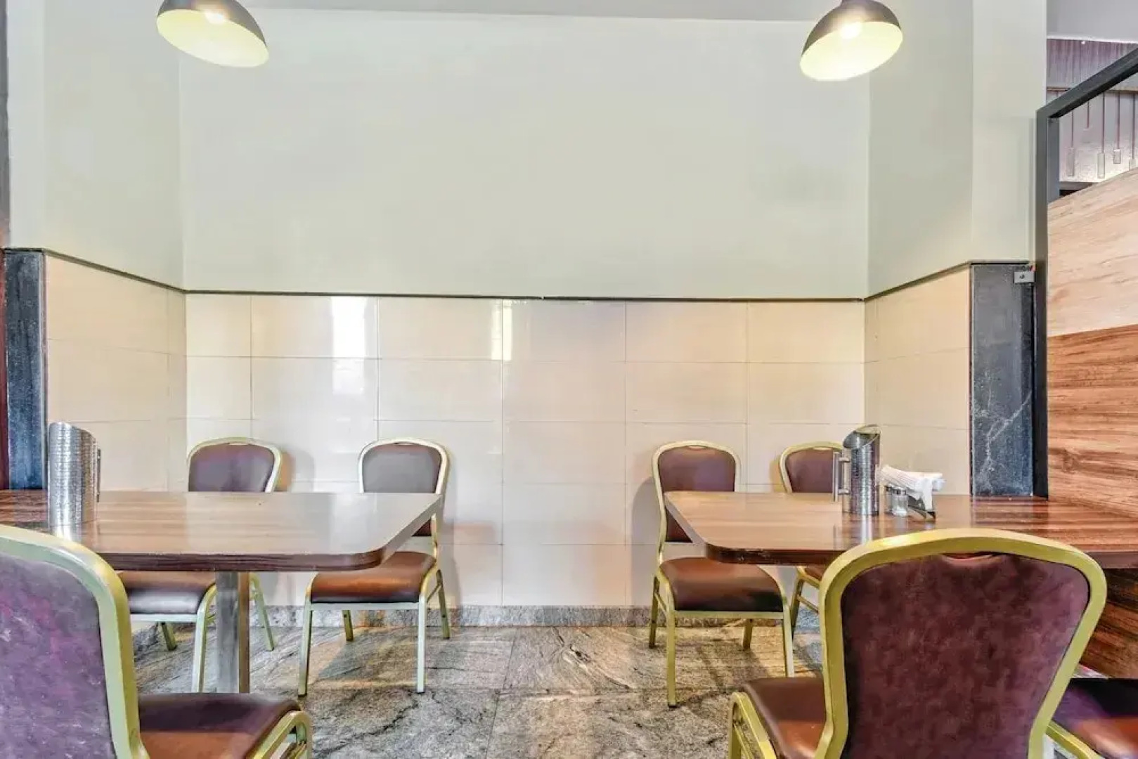 Nakshatra Comforts by OYO Rooms