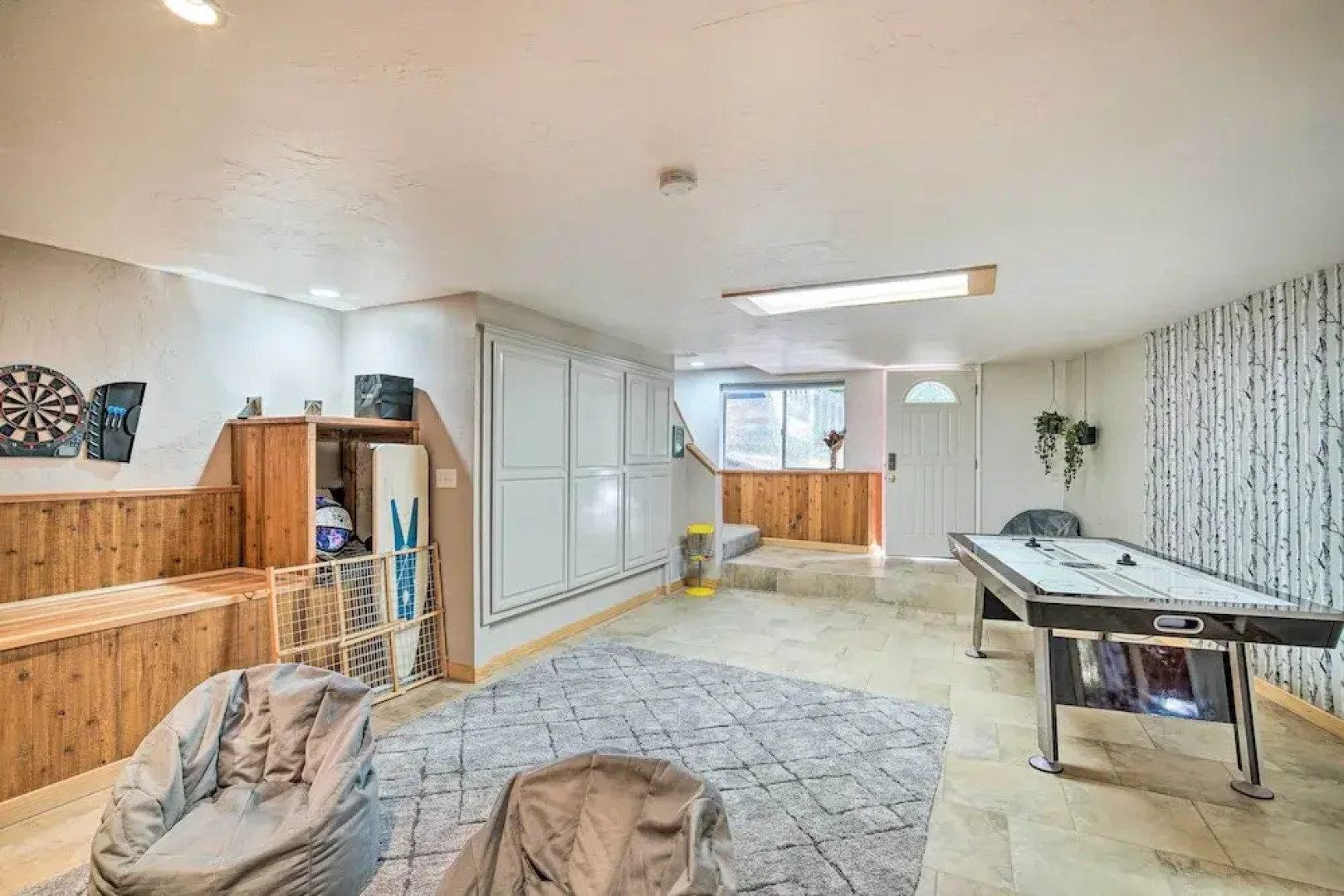 Lake Arrowhead Cabin w/ Game Room + Hot Tub!