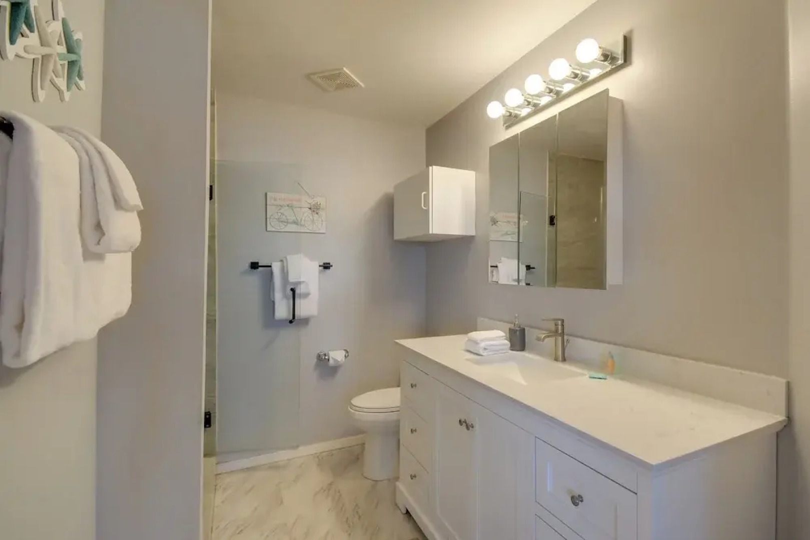 Waterfront PNW Escape w/ Deck & Beach Access!