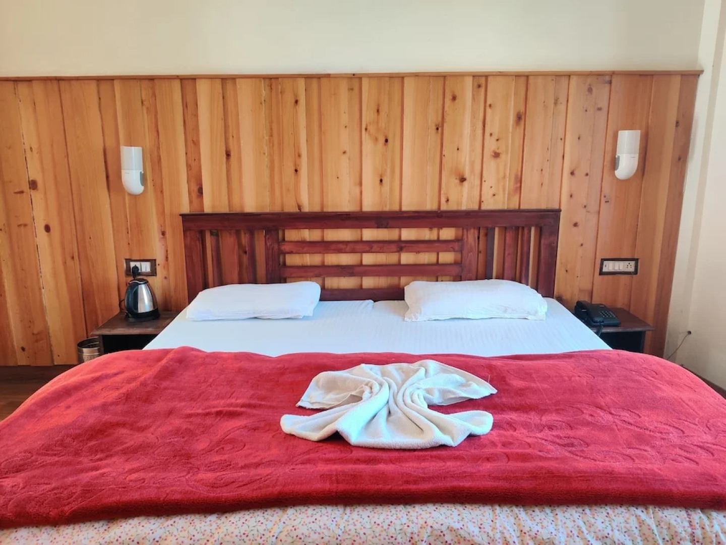 Hotel Burans And Restaurant