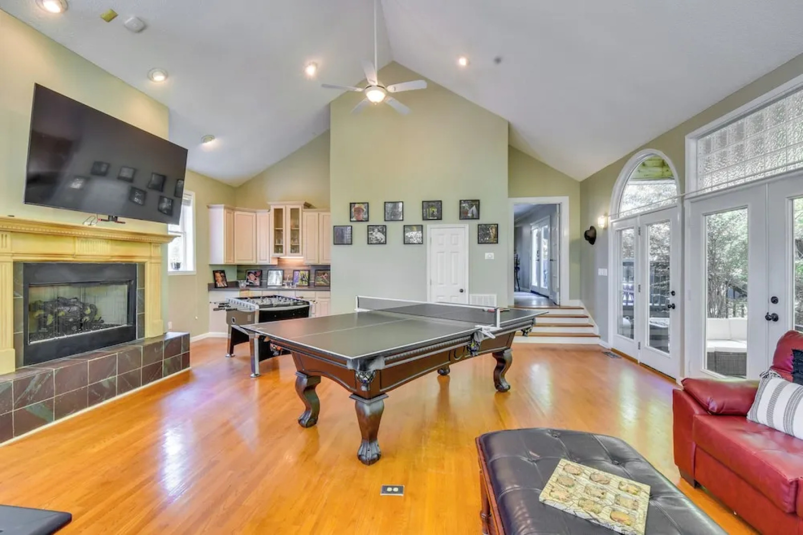 2 Mi to Clemson: Central Villa w/ Deck, Near Lakes