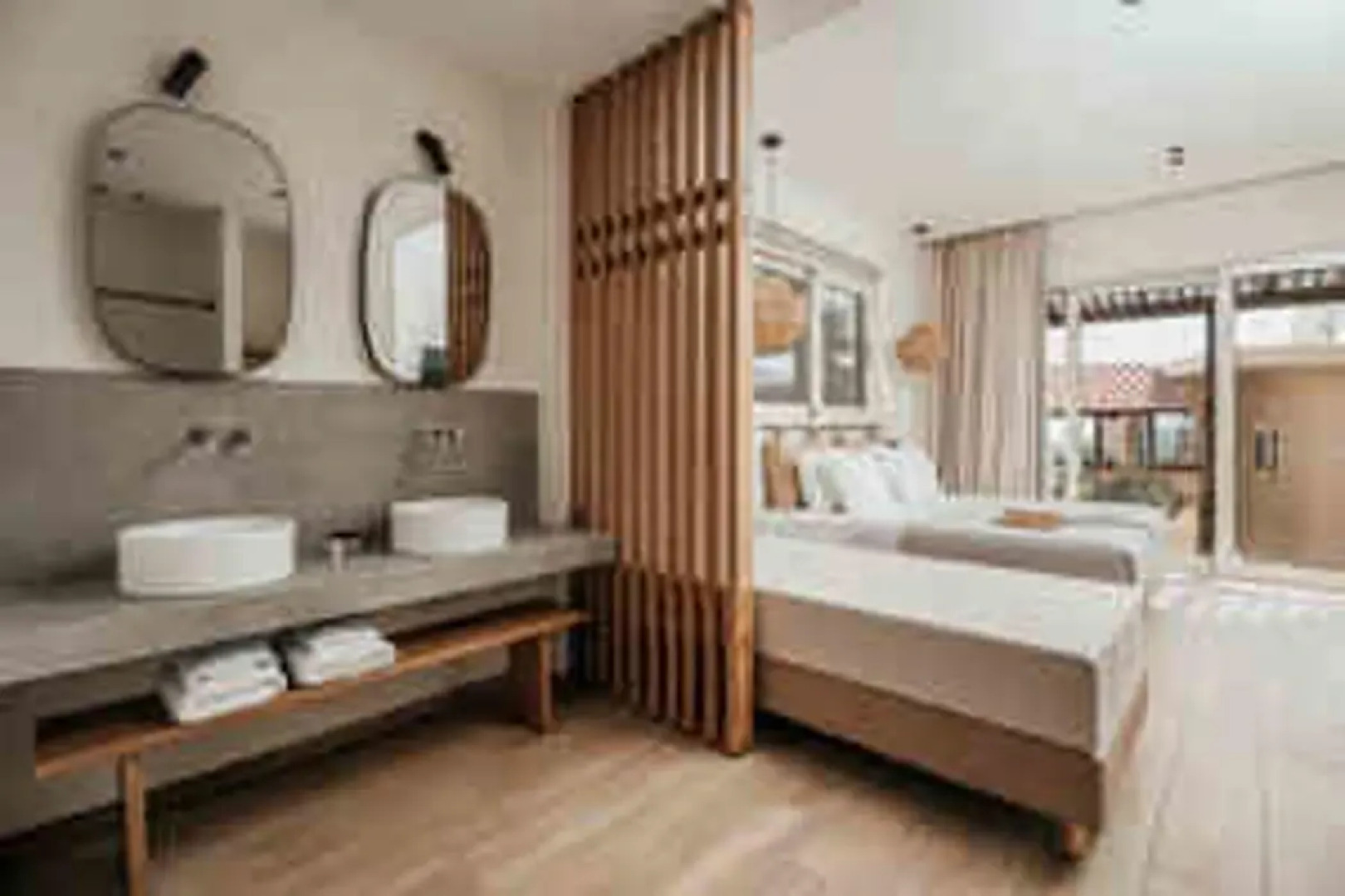 Paralos The Maxine - Adults Only