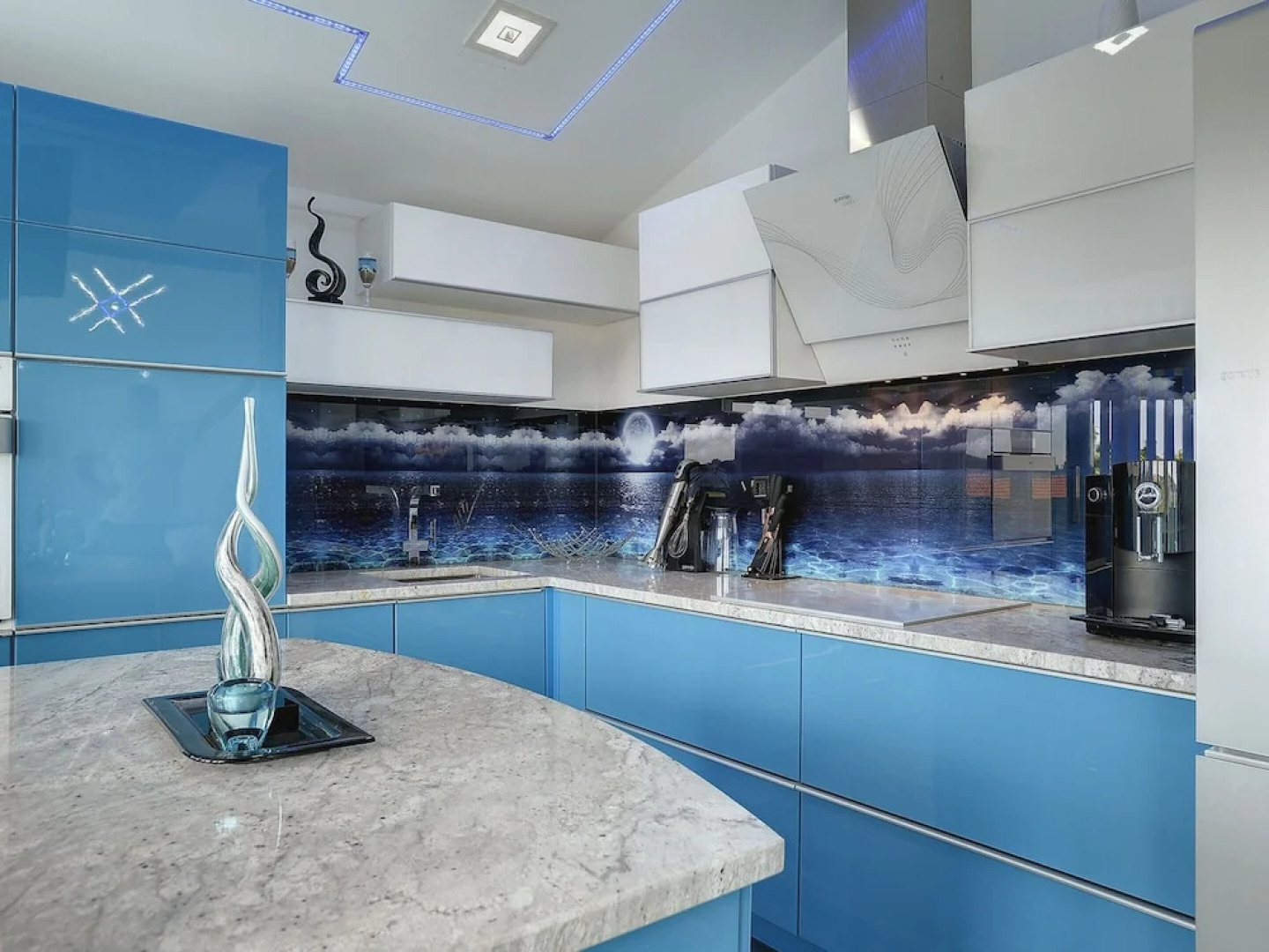 Modern Villa With Private Pool Consisting of 2 Apartments Near the Beach