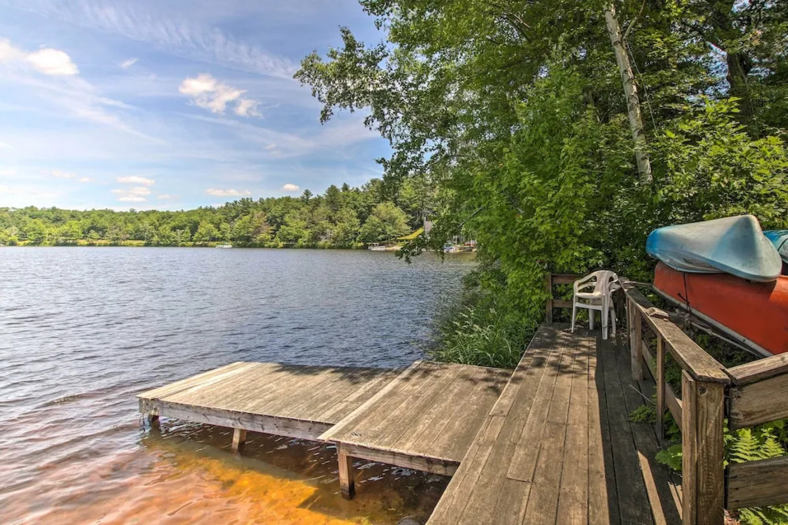 Waterfront New England House on Wickaboag Lake!