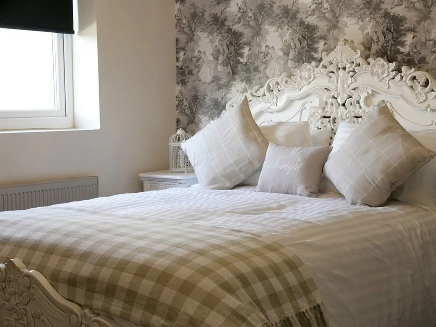 The Three Horse Shoes