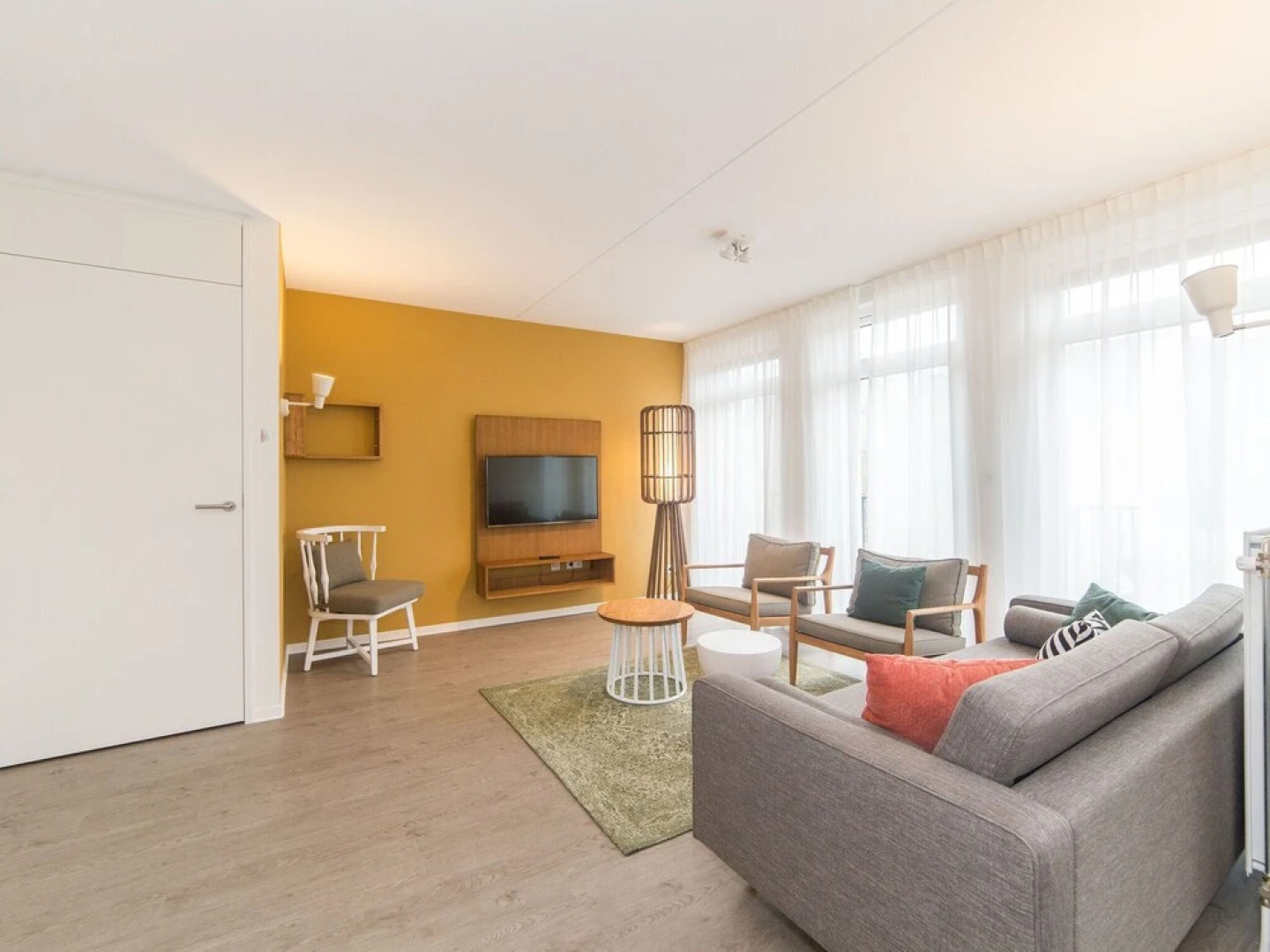 Modern Apartment, at 4 km. From Maastricht