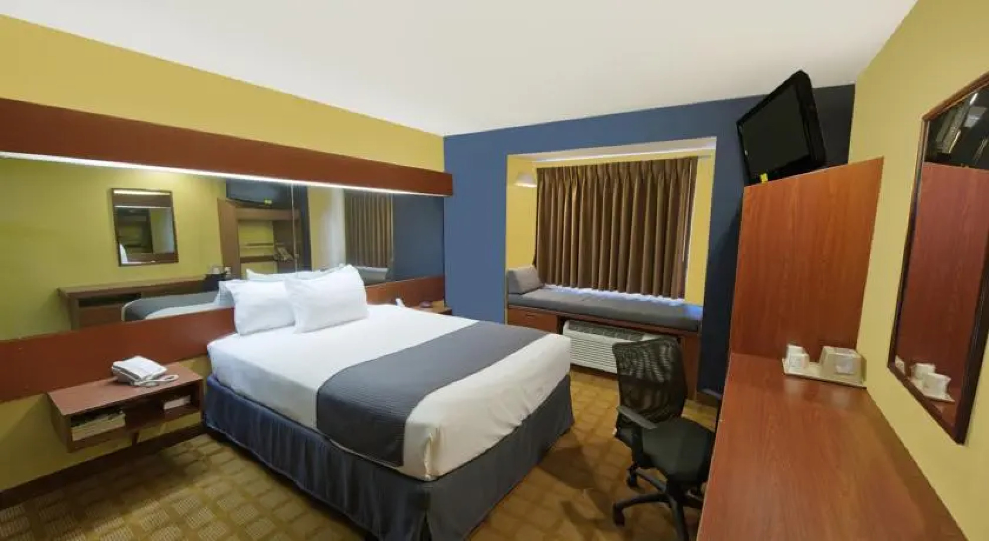 Microtel Inn & Suites Hillsborough