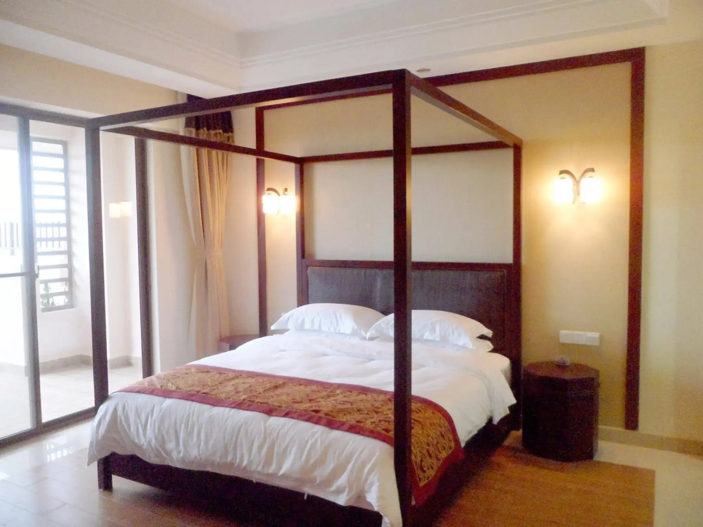Coconut Grove Herton Sea View Hotel