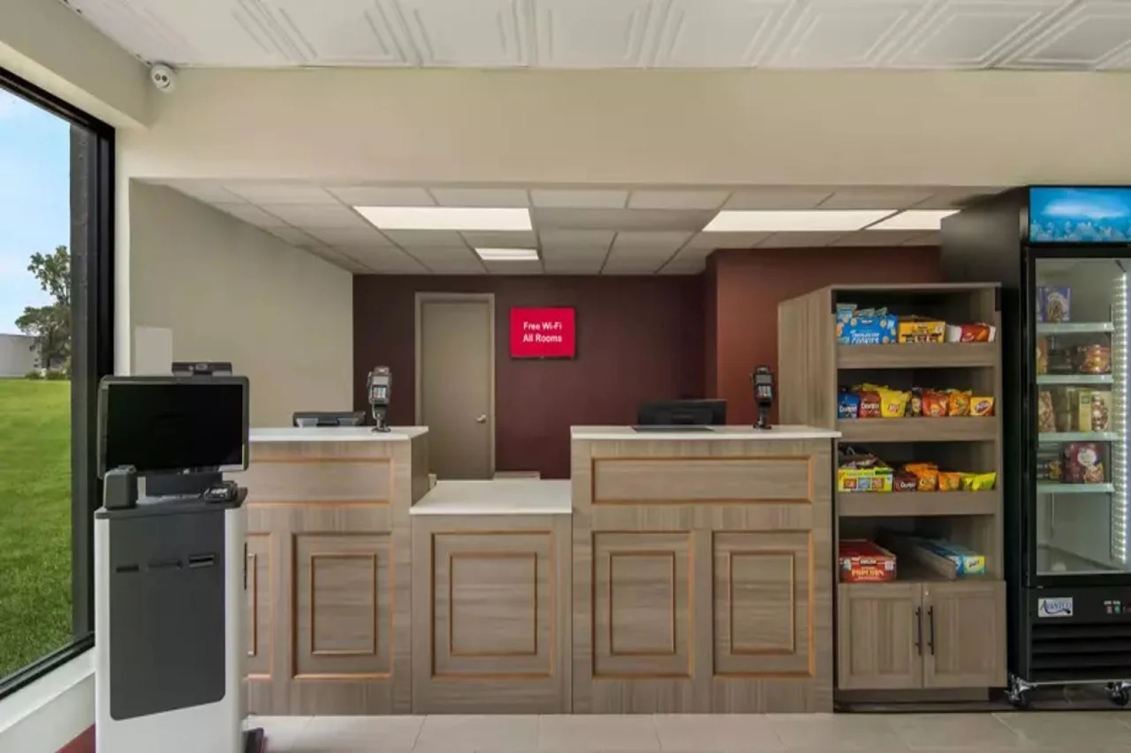 HomeTowne Studios by Red Roof & Conference Center Chicago – N Aurora/ Naperville