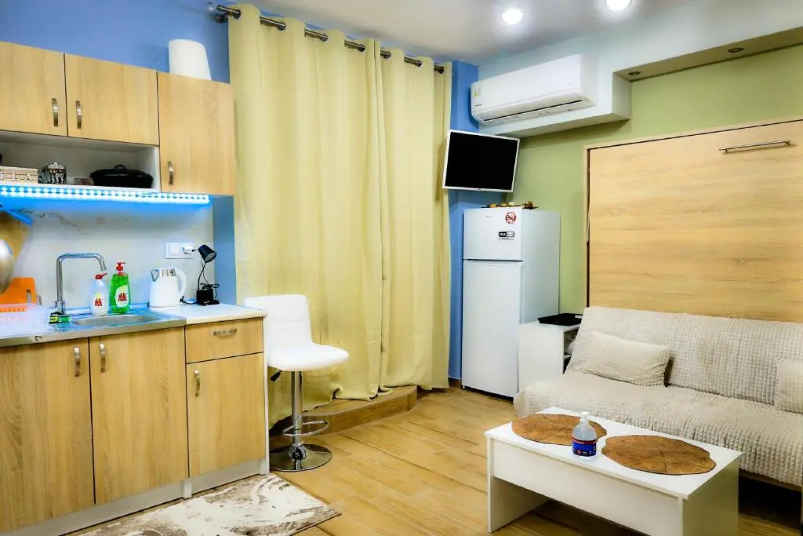 Apollo 5 - Luxury Apartment (City Center Studio)