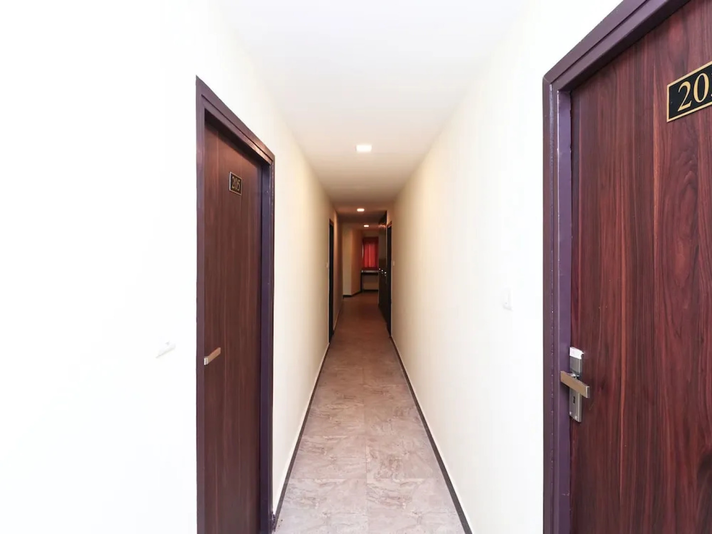 OYO 14811 Hotel Royal Monarch