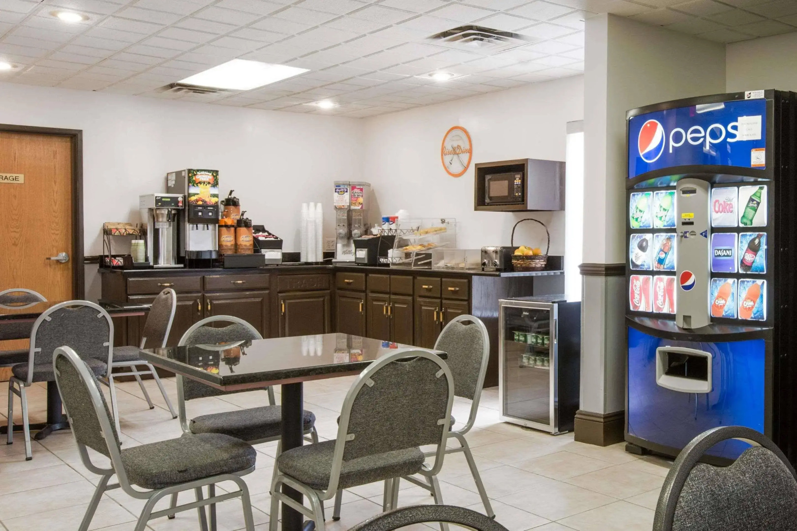 Howard Johnson Express Inn - Beckley