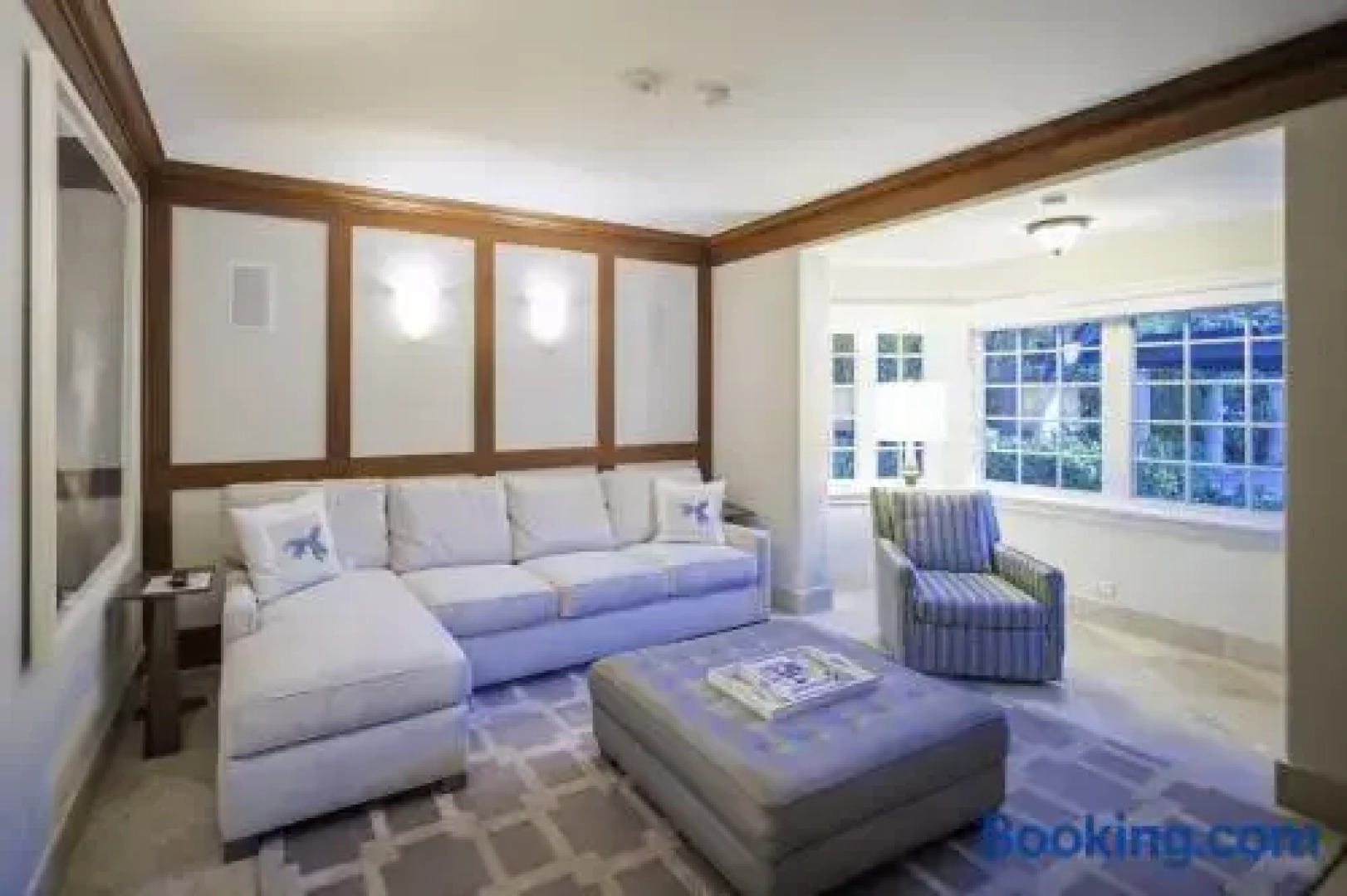 Coconut Walk by Grand Cayman Villas & Condos