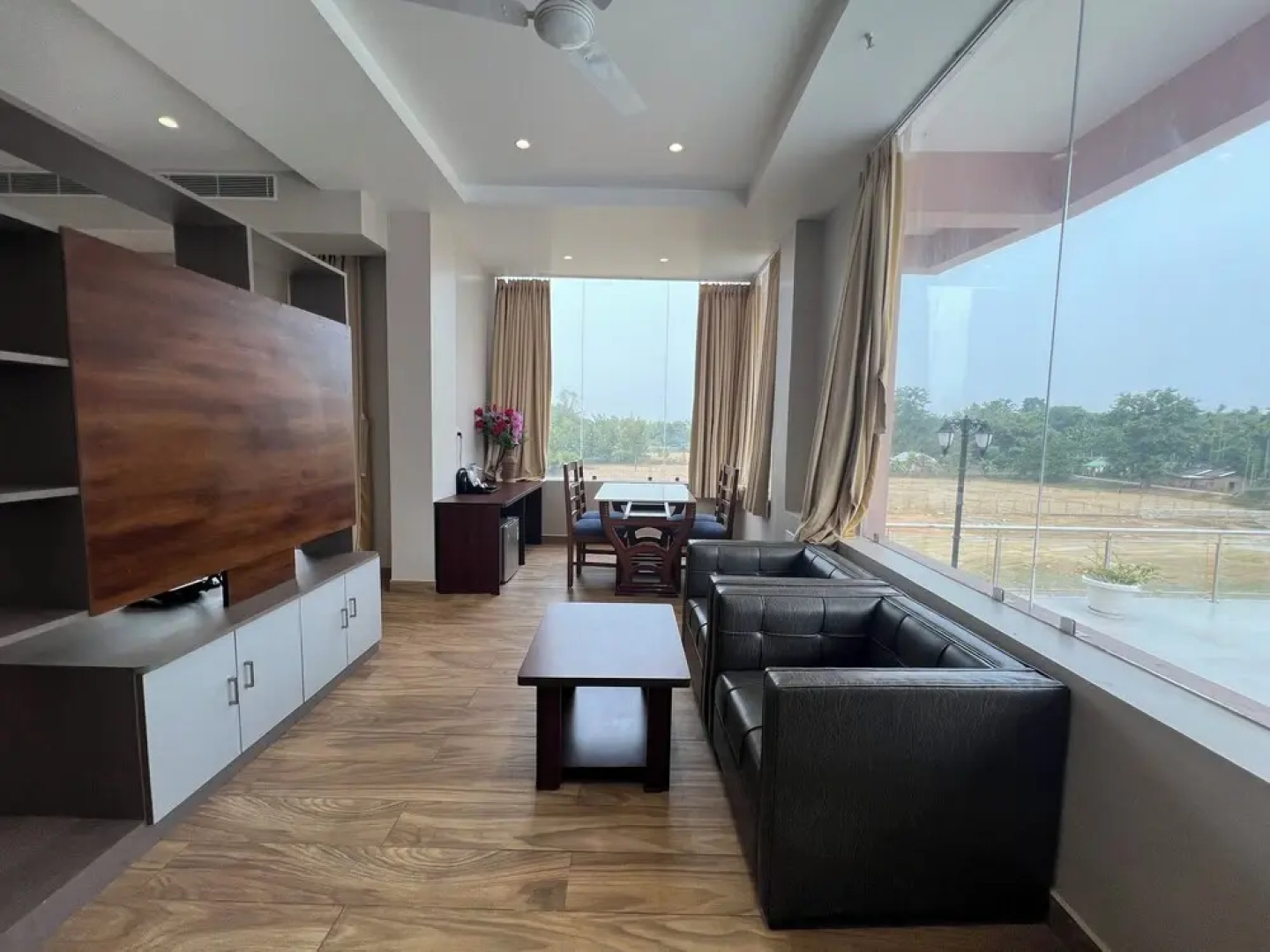 Finns Weaver Resort Kaziranga