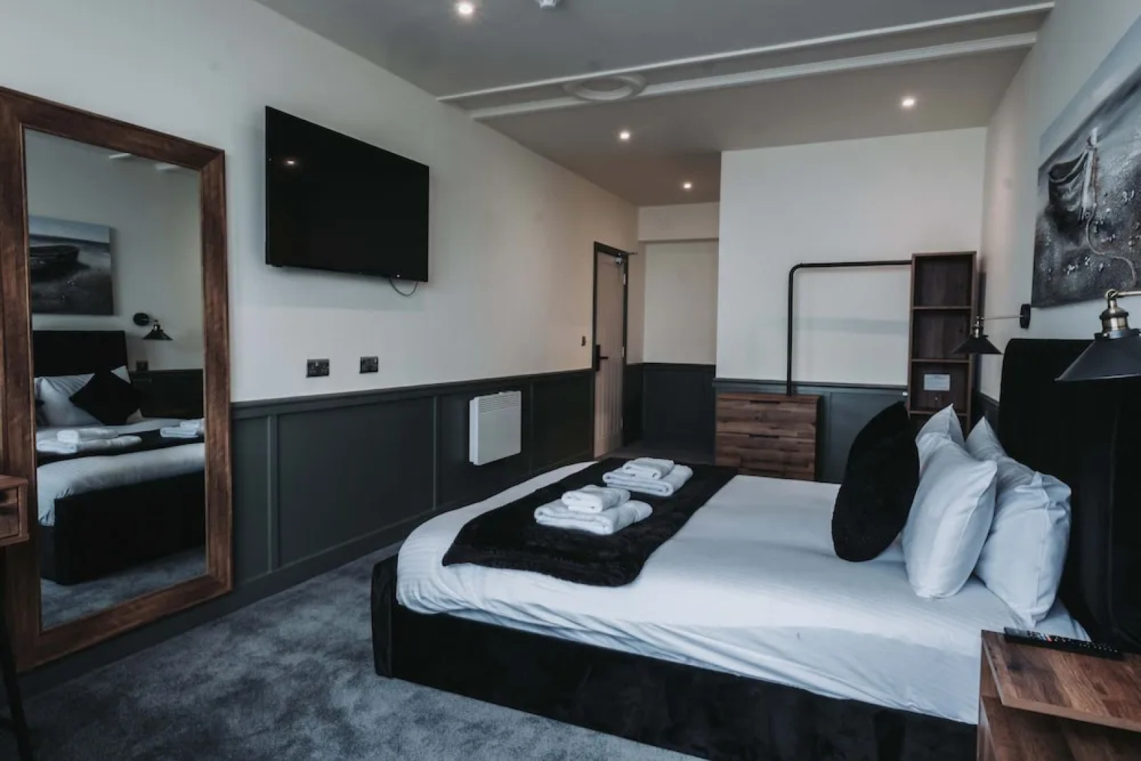 The Royal Bar & Shaker