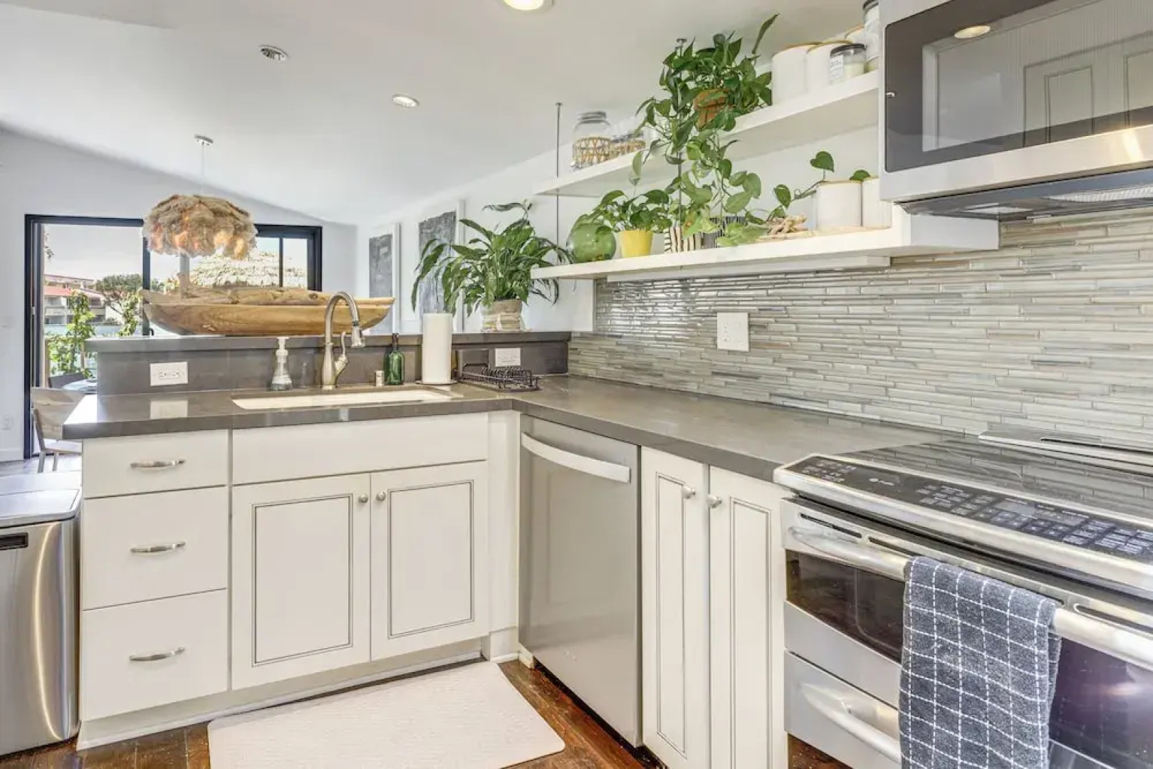 Resort Perks, Ocean Access: Solana Beach Townhome!