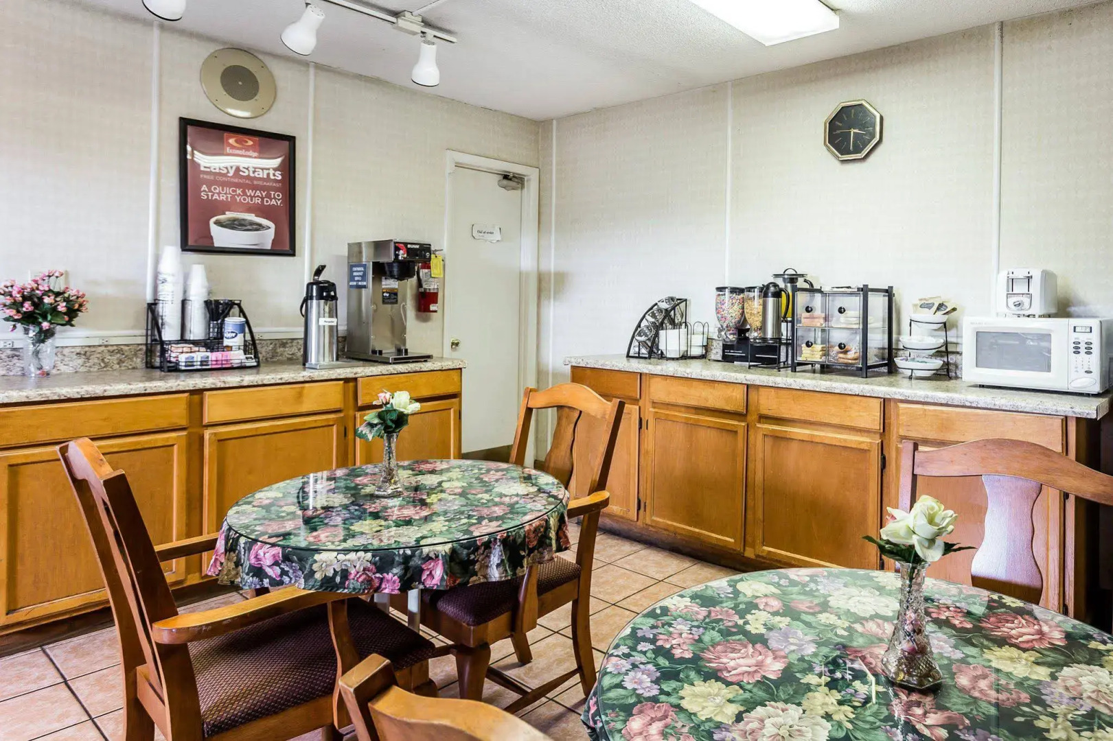 Econo Lodge Inn & Suites Matthews - Charlotte