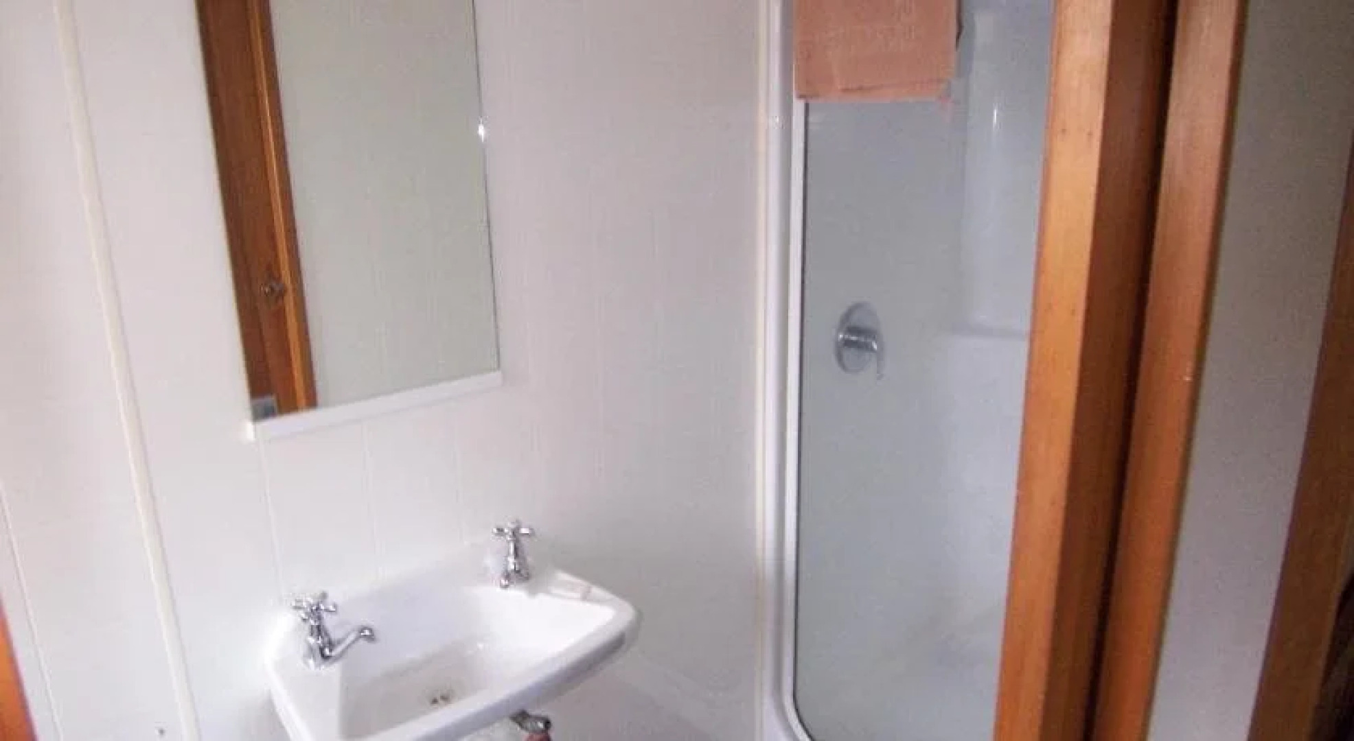 Rainbow Lodge - Hostel