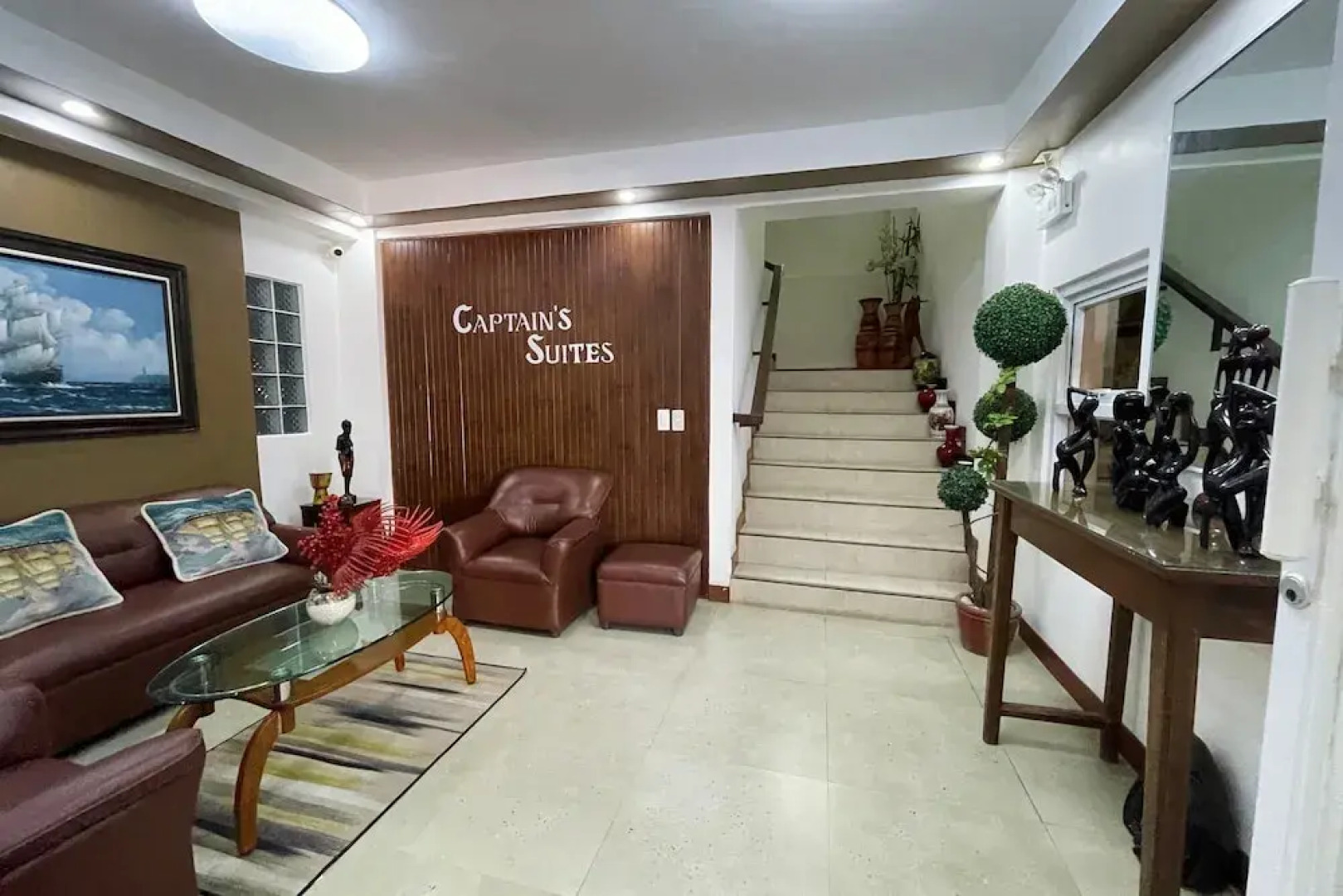 Captains Suites Albay